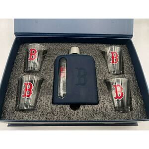 Boston Red Sox 4oz Glass Flask Set w/ 4 Shot Glasses MLB Gift Box New